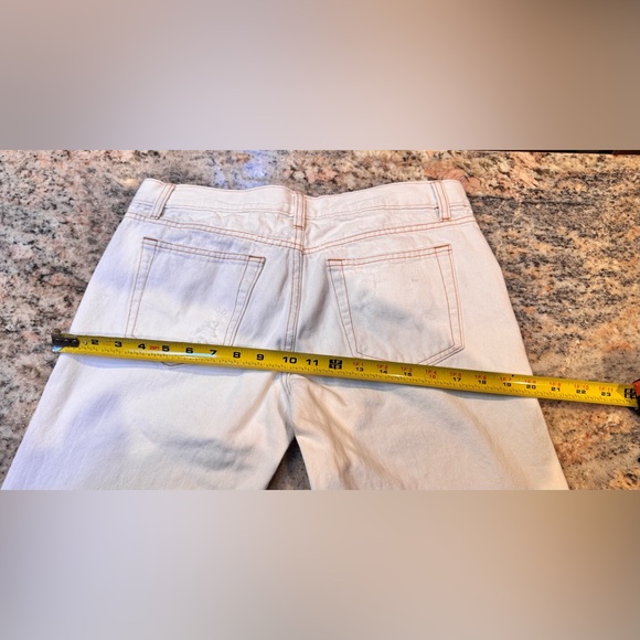 NWOT Old Navy low waist, boy-cut fit white distressed jeans. Size 8 - Picture 12 of 16